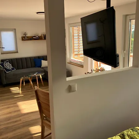 Huehnergott Beim Boddenstrand *